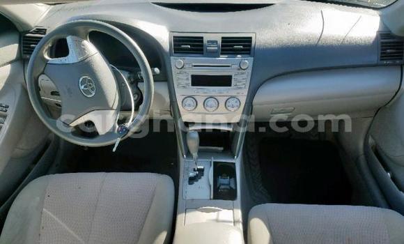 Sayi Na hannu Toyota Camry White Mota in Accra a Greater Accra Sayi Na hannu Toyota Camry White Mota in Accra a Greater Accra