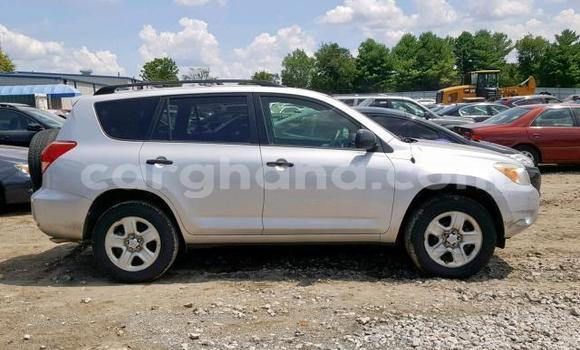 Ra Àlòkù Toyota RAV4 Miiran Ọkọ̀ in Accra ni Greater Accra Ra Àlòkù Toyota RAV4 Miiran Ọkọ̀ in Accra ni Greater Accra
