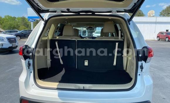 Sayi Na hannu Toyota Highlander White Mota in Accra a Greater Accra Sayi Na hannu Toyota Highlander White Mota in Accra a Greater Accra