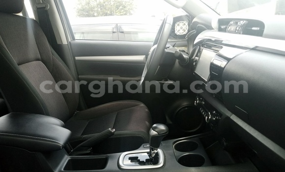 Sayi Na hannu Toyota Hilux Azurfa Mota in Accra a Greater Accra Sayi Na hannu Toyota Hilux Azurfa Mota in Accra a Greater Accra