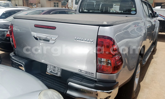 Sayi Na hannu Toyota Hilux Azurfa Mota in Accra a Greater Accra Sayi Na hannu Toyota Hilux Azurfa Mota in Accra a Greater Accra