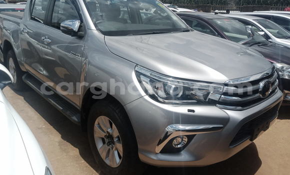 Sayi Na hannu Toyota Hilux Azurfa Mota in Accra a Greater Accra Sayi Na hannu Toyota Hilux Azurfa Mota in Accra a Greater Accra