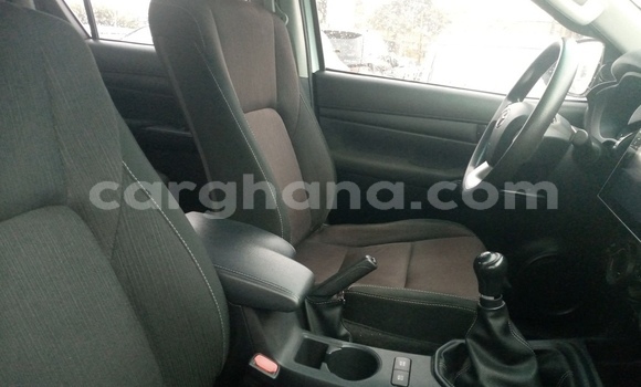 Sayi Na hannu Toyota Hilux White Mota in Accra a Greater Accra Sayi Na hannu Toyota Hilux White Mota in Accra a Greater Accra