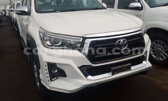 Sayi Na hannu Toyota Hilux White Mota in Accra a Greater Accra Sayi Na hannu Toyota Hilux White Mota in Accra a Greater Accra
