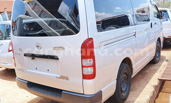 Sayi Na hannu Toyota Hiace Azurfa Mota in Accra a Greater Accra Sayi Na hannu Toyota Hiace Azurfa Mota in Accra a Greater Accra