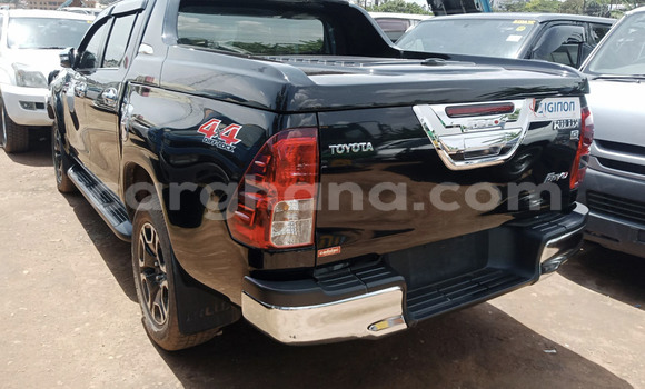 Sayi Na hannu Toyota Hilux Black Mota in Accra a Greater Accra Sayi Na hannu Toyota Hilux Black Mota in Accra a Greater Accra