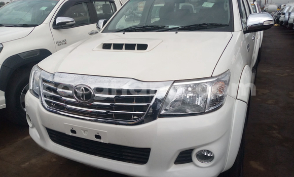 Buy Used Toyota Hilux White Car in Accra in Greater Accra Buy Used Toyota Hilux White Car in Accra in Greater Accra