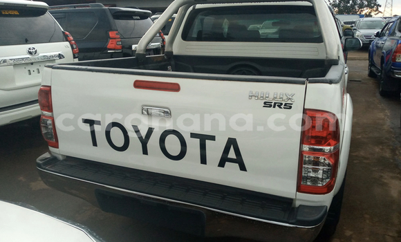 Buy Used Toyota Hilux White Car in Accra in Greater Accra Buy Used Toyota Hilux White Car in Accra in Greater Accra