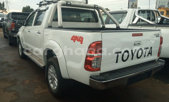 Buy Used Toyota Hilux White Car in Accra in Greater Accra Buy Used Toyota Hilux White Car in Accra in Greater Accra
