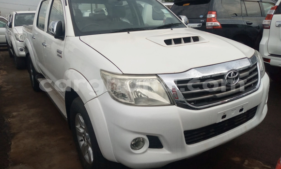 Buy Used Toyota Hilux White Car in Accra in Greater Accra Buy Used Toyota Hilux White Car in Accra in Greater Accra