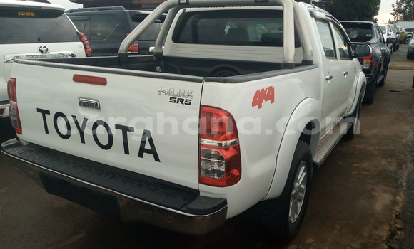 Buy Used Toyota Hilux White Car in Accra in Greater Accra Buy Used Toyota Hilux White Car in Accra in Greater Accra