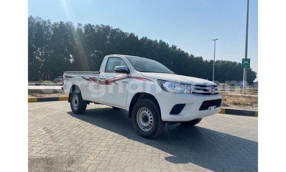 Sayi Imported Toyota Hilux White Mota in Import - Dubai a Ashanti Sayi Imported Toyota Hilux White Mota in Import - Dubai a Ashanti
