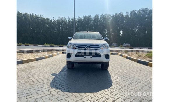 Sayi Imported Toyota Hilux White Mota in Import - Dubai a Ashanti Sayi Imported Toyota Hilux White Mota in Import - Dubai a Ashanti