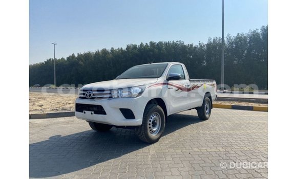 Sayi Imported Toyota Hilux White Mota in Import - Dubai a Ashanti Sayi Imported Toyota Hilux White Mota in Import - Dubai a Ashanti