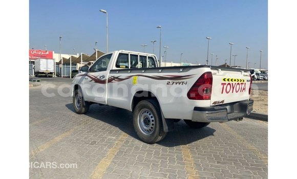 Sayi Imported Toyota Hilux White Mota in Import - Dubai a Ashanti Sayi Imported Toyota Hilux White Mota in Import - Dubai a Ashanti