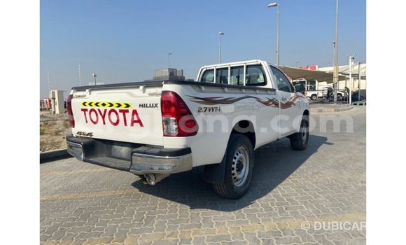 Sayi Imported Toyota Hilux White Mota in Import - Dubai a Ashanti Sayi Imported Toyota Hilux White Mota in Import - Dubai a Ashanti