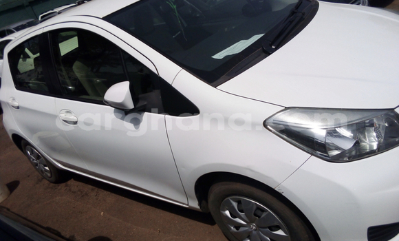 Buy Used Toyota Vitz White Car in Accra in Greater Accra Buy Used Toyota Vitz White Car in Accra in Greater Accra