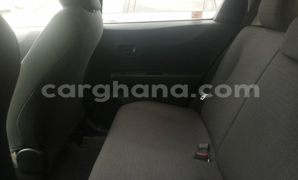 Sayi Na hannu Toyota Vitz Azurfa Mota in Accra a Greater Accra Sayi Na hannu Toyota Vitz Azurfa Mota in Accra a Greater Accra