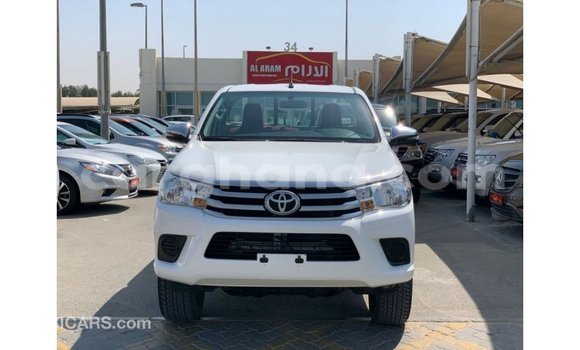 Ra Imported Toyota Hilux funfun Ọkọ̀ in Import - Dubai ni Ashanti Ra Imported Toyota Hilux funfun Ọkọ̀ in Import - Dubai ni Ashanti