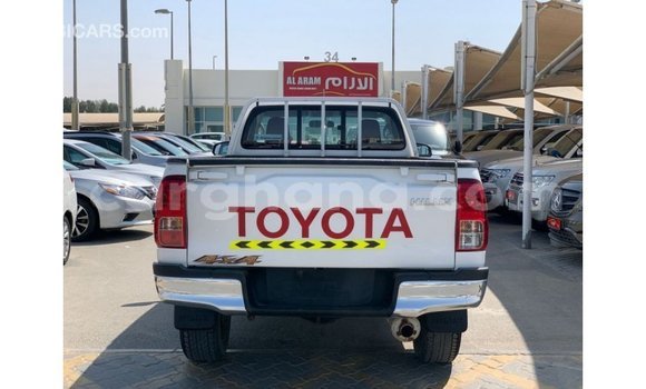 Ra Imported Toyota Hilux funfun Ọkọ̀ in Import - Dubai ni Ashanti Ra Imported Toyota Hilux funfun Ọkọ̀ in Import - Dubai ni Ashanti