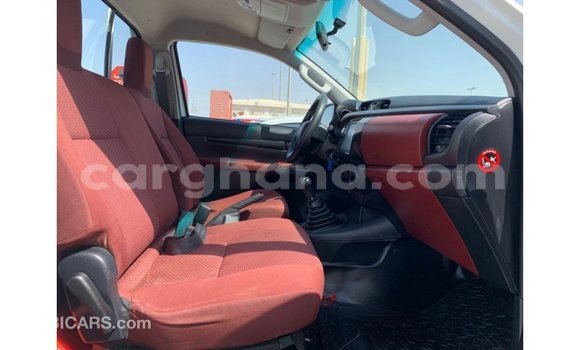 Ra Imported Toyota Hilux funfun Ọkọ̀ in Import - Dubai ni Ashanti Ra Imported Toyota Hilux funfun Ọkọ̀ in Import - Dubai ni Ashanti