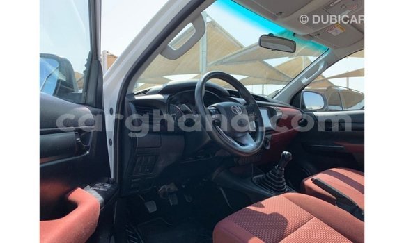Ra Imported Toyota Hilux funfun Ọkọ̀ in Import - Dubai ni Ashanti Ra Imported Toyota Hilux funfun Ọkọ̀ in Import - Dubai ni Ashanti