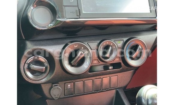 Ra Imported Toyota Hilux funfun Ọkọ̀ in Import - Dubai ni Ashanti Ra Imported Toyota Hilux funfun Ọkọ̀ in Import - Dubai ni Ashanti