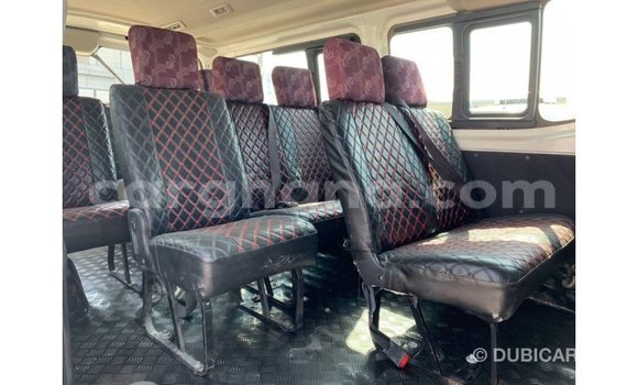 Ra Imported Nissan Urvan funfun Ọkọ̀ in Import - Dubai ni Ashanti Ra Imported Nissan Urvan funfun Ọkọ̀ in Import - Dubai ni Ashanti