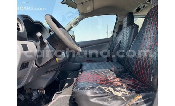 Ra Imported Nissan Urvan funfun Ọkọ̀ in Import - Dubai ni Ashanti Ra Imported Nissan Urvan funfun Ọkọ̀ in Import - Dubai ni Ashanti