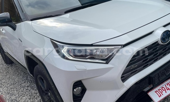 Ra Àlòkù Toyota RAV4 funfun Ọkọ̀ in Accra ni Greater Accra