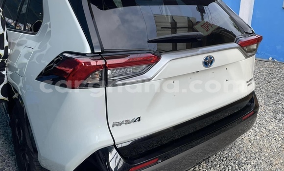 Buy Used Toyota RAV4 White Car in Accra in Greater Accra Buy Used Toyota RAV4 White Car in Accra in Greater Accra