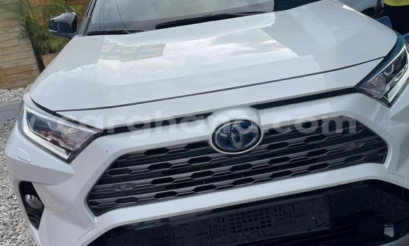 Buy Used Toyota RAV4 White Car in Accra in Greater Accra Buy Used Toyota RAV4 White Car in Accra in Greater Accra
