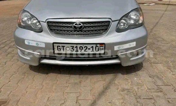 Sayi Na hannu Toyota Corolla Azurfa Mota in Accra a Greater Accra