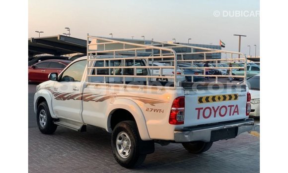 Sayi Imported Toyota Hilux White Mota in Import - Dubai a Ashanti Sayi Imported Toyota Hilux White Mota in Import - Dubai a Ashanti