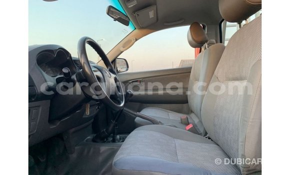Sayi Imported Toyota Hilux White Mota in Import - Dubai a Ashanti Sayi Imported Toyota Hilux White Mota in Import - Dubai a Ashanti
