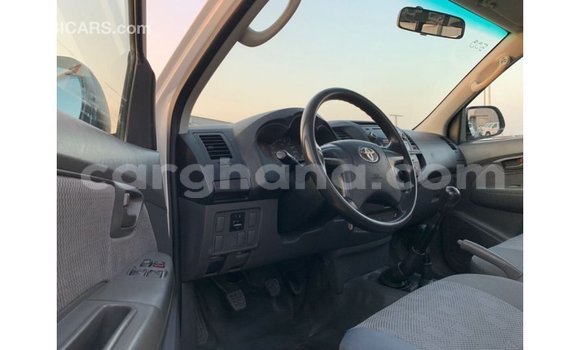 Sayi Imported Toyota Hilux White Mota in Import - Dubai a Ashanti Sayi Imported Toyota Hilux White Mota in Import - Dubai a Ashanti