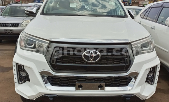 Sayi Na hannu Toyota Hilux White Mota in Accra a Greater Accra Sayi Na hannu Toyota Hilux White Mota in Accra a Greater Accra