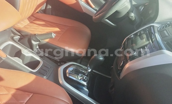 Sayi Na hannu Nissan Navara Azurfa Mota in Accra a Greater Accra Sayi Na hannu Nissan Navara Azurfa Mota in Accra a Greater Accra