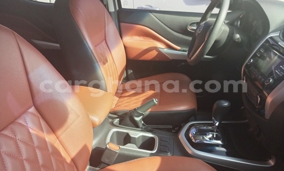 Sayi Na hannu Nissan Navara Azurfa Mota in Accra a Greater Accra Sayi Na hannu Nissan Navara Azurfa Mota in Accra a Greater Accra