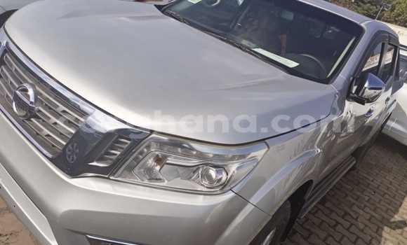Sayi Na hannu Nissan Navara Azurfa Mota in Accra a Greater Accra Sayi Na hannu Nissan Navara Azurfa Mota in Accra a Greater Accra