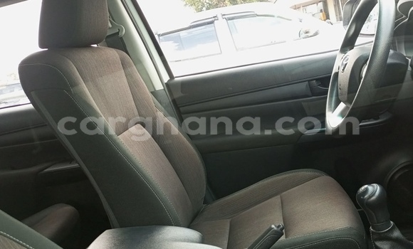 Sayi Na hannu Toyota Hilux White Mota in Accra a Greater Accra Sayi Na hannu Toyota Hilux White Mota in Accra a Greater Accra