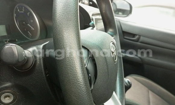 Sayi Na hannu Toyota Hilux White Mota in Accra a Greater Accra Sayi Na hannu Toyota Hilux White Mota in Accra a Greater Accra