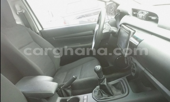 Sayi Na hannu Toyota Hilux White Mota in Accra a Greater Accra Sayi Na hannu Toyota Hilux White Mota in Accra a Greater Accra