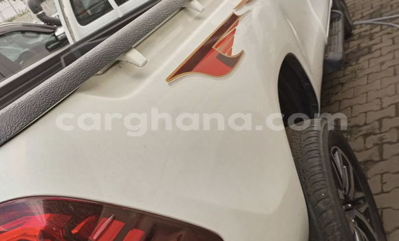 Sayi Na hannu Toyota Hilux White Mota in Accra a Greater Accra Sayi Na hannu Toyota Hilux White Mota in Accra a Greater Accra