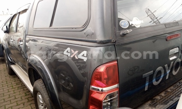Sayi Na hannu Toyota Hilux Black Mota in Accra a Greater Accra Sayi Na hannu Toyota Hilux Black Mota in Accra a Greater Accra