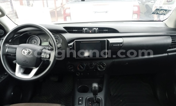 Sayi Na hannu Toyota Hilux White Mota in Accra a Greater Accra Sayi Na hannu Toyota Hilux White Mota in Accra a Greater Accra