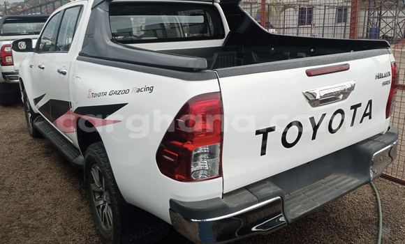 Sayi Na hannu Toyota Hilux White Mota in Accra a Greater Accra Sayi Na hannu Toyota Hilux White Mota in Accra a Greater Accra