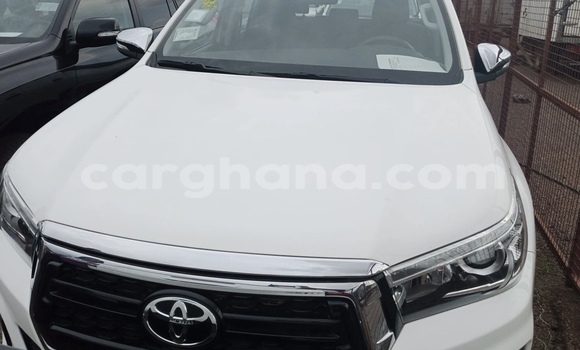 Sayi Na hannu Toyota Hilux White Mota in Accra a Greater Accra Sayi Na hannu Toyota Hilux White Mota in Accra a Greater Accra