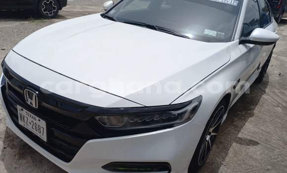 Sayi Na hannu Honda Accord White Mota in Accra a Greater Accra Sayi Na hannu Honda Accord White Mota in Accra a Greater Accra
