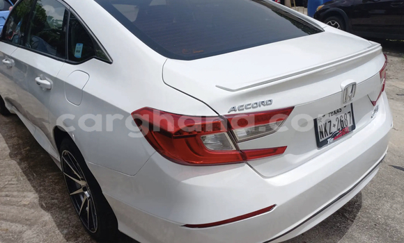 Sayi Na hannu Honda Accord White Mota in Accra a Greater Accra Sayi Na hannu Honda Accord White Mota in Accra a Greater Accra